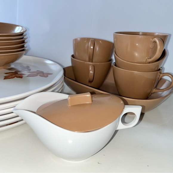 Vintage Melamine Park Avenue Dining Set - Picture 7 of 10